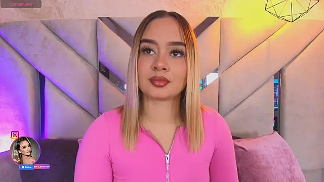 Snapshot of Sofia_pamela_ chatting on 05-11-26, 07:11 Sofia pamela online show from 05-11-26, 07:11