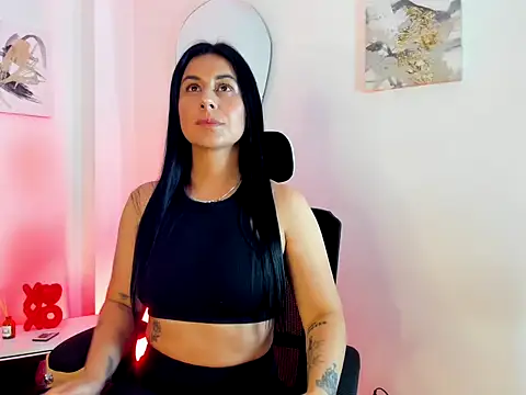 ManuelaGlamourX online show from 04-26-26, 08:06