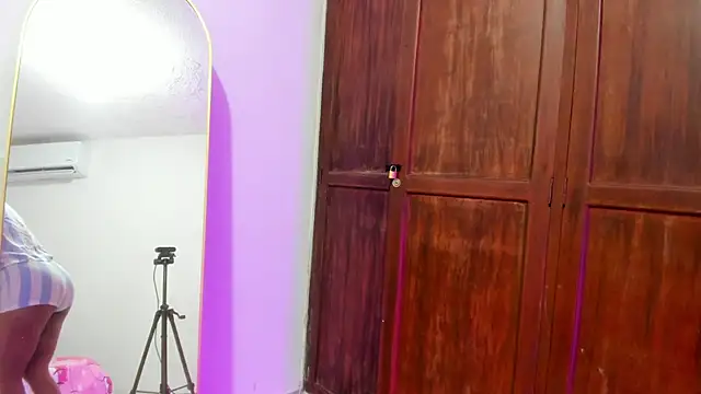 Natasha028  online show from 06-18-26, 11:37