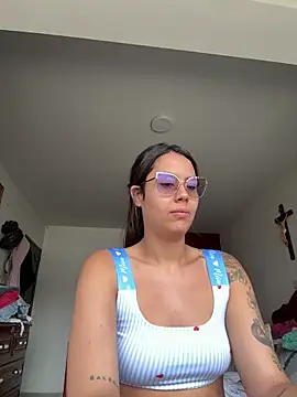 Snapshot of Veravantemp chatting on 05-17-26, 06:52 Veravantemp online show from 05-17-26, 06:52