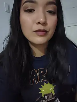 Snapshot of Thanilopera chatting on 06-26-26, 04:29 Thanilopera online show from 06-26-26, 04:29