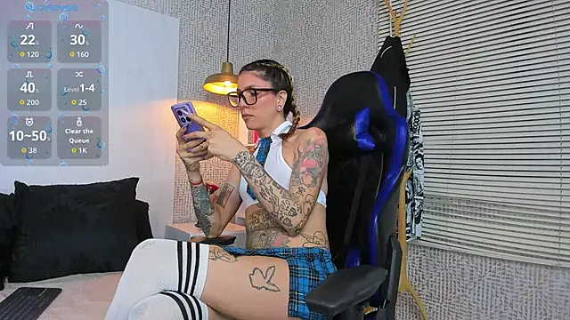 JessieGarvet19 online show from 06-05-26, 04:28