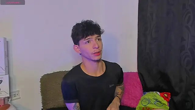 Snapshot of _IanLark chatting on 07-14-26, 12:10 IanLark online show from 07-14-26, 12:10