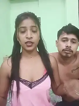 hot-couple-0 online show from 05-26-26, 03:21