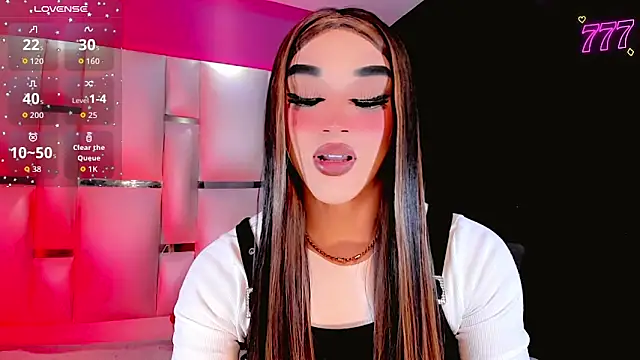 Snapshot of Camila_Vasquezz1 chatting on 05-23-26, 04:22 Camila Vasquezz1 online show from 05-23-26, 04:22