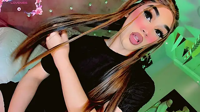 Snapshot of Camila_Vasquezz1 chatting on 06-19-26, 08:36 Camila Vasquezz1 online show from 06-19-26, 08:36