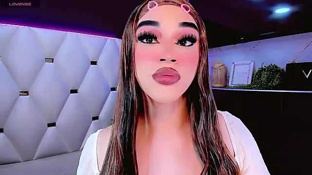 Snapshot of Camila_Vasquezz1 chatting on 06-16-26, 11:10 Camila Vasquezz1 online show from 06-16-26, 11:10