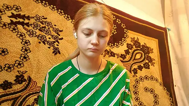 LunaLaday online show from 06-04-26, 02:49