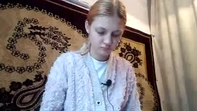LunaLaday online show from 05-12-26, 02:52