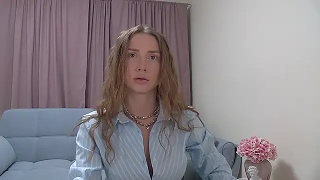 LoraVey online show from 05-29-26, 07:31