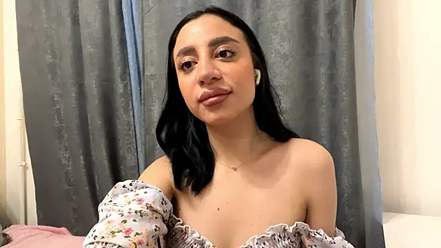 Snapshot of AngellaBarbini chatting on 05-28-26, 04:13 AngellaBarbini online show from 05-28-26, 04:13
