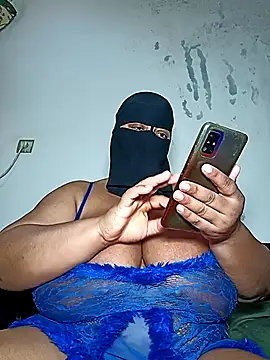 Snapshot of Loly_mor26 chatting on 05-16-26, 10:47 Loly mor26 online show from 05-16-26, 10:47