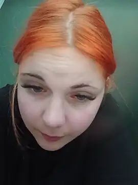 Snapshot of LoisFox chatting on 06-19-26, 01:28 LoisFox online show from 06-19-26, 01:28