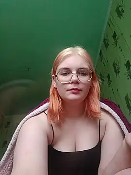 Snapshot of LoisFox chatting on 05-11-26, 04:36 LoisFox online show from 05-11-26, 04:36