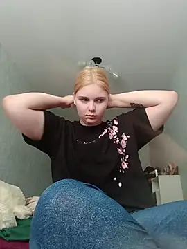 Snapshot of LoisFox chatting on 05-26-26, 11:30 LoisFox online show from 05-26-26, 11:30