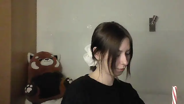 Snapshot of JuicyErika chatting on 05-06-26, 08:35 JuicyErika online show from 05-06-26, 08:35