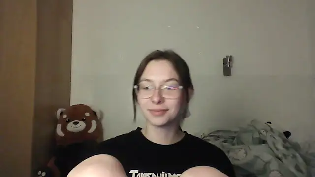Snapshot of JuicyErika chatting on 05-22-26, 10:41 JuicyErika online show from 05-22-26, 10:41
