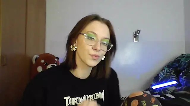 Snapshot of JuicyErika chatting on 05-05-26, 08:45 JuicyErika online show from 05-05-26, 08:45
