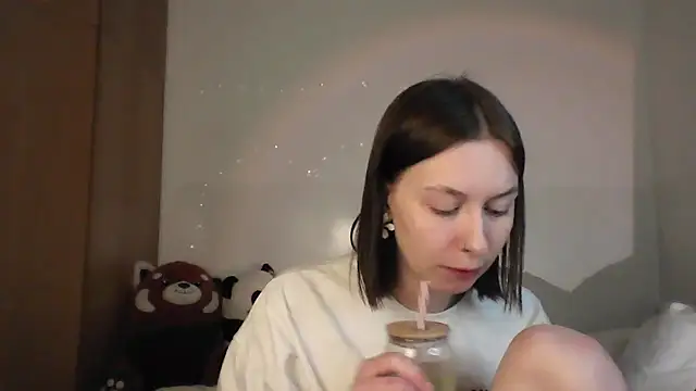 Snapshot of JuicyErika chatting on 04-24-26, 08:22 JuicyErika online show from 04-24-26, 08:22