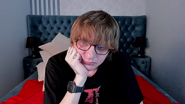 TaylerBev online show from 04-23-26, 07:15