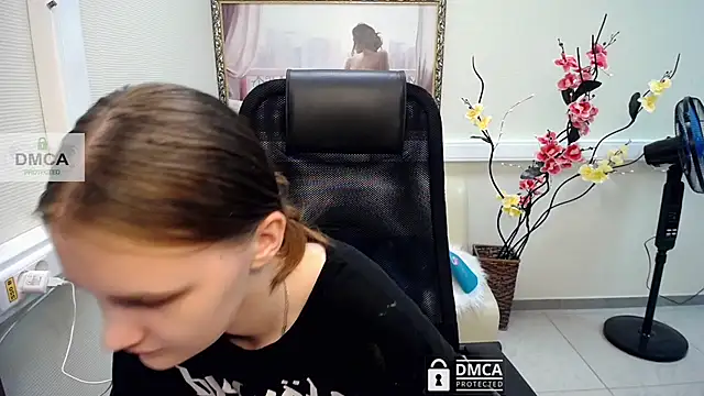  donnaSia  online show from 07-16-26, 10:01