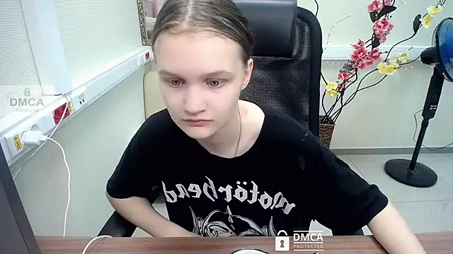  donnaSia  online show from 07-17-26, 10:12