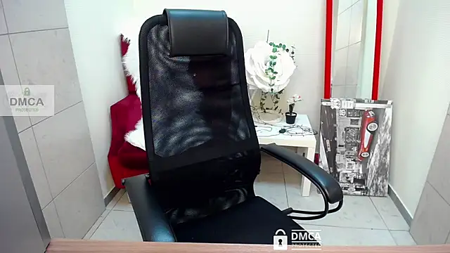  donnaSia  online show from 06-22-26, 10:56