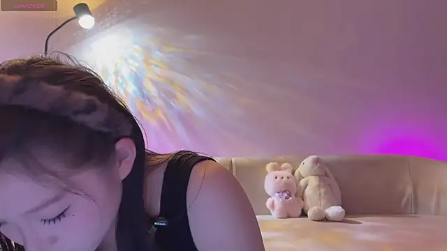 Snapshot of ruru_0306 chatting on 05-11-26, 04:04 ruru 0306 online show from 05-11-26, 04:04