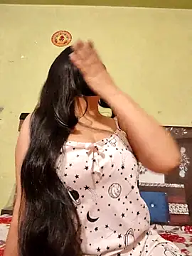 Snapshot of Priya_9945 chatting on 06-02-26, 04:23 Priya 9945 online show from 06-02-26, 04:23