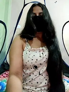 Snapshot of Priya_9945 chatting on 05-10-26, 05:37 Priya 9945 online show from 05-10-26, 05:37