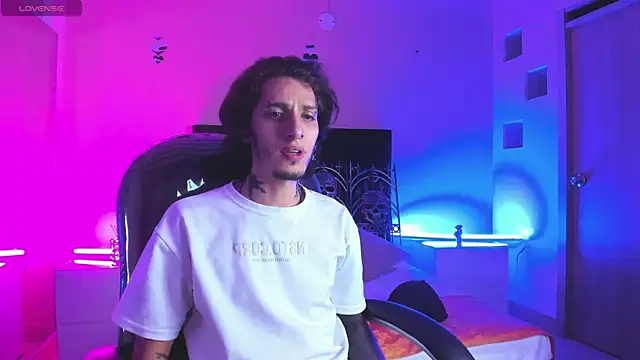 Vergil Noir  online show from 04-22-26, 05:36