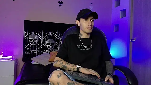 Snapshot of Vergil_Noir_ chatting on 06-04-26, 04:06 Vergil Noir online show from 06-04-26, 04:06