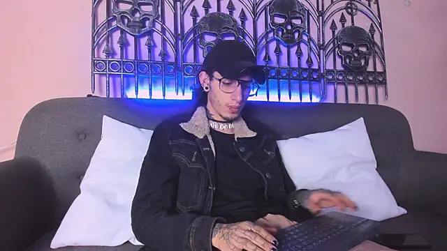 Snapshot of Vergil_Noir_ chatting on 05-29-26, 04:07 Vergil Noir online show from 05-29-26, 04:07