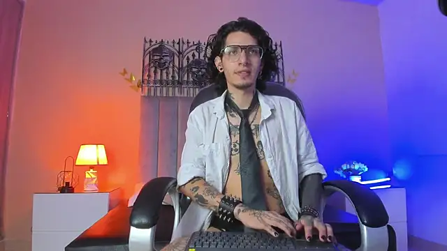 Snapshot of Vergil_Noir_ chatting on 05-23-26, 04:22 Vergil Noir online show from 05-23-26, 04:22