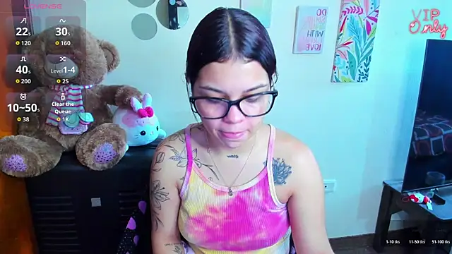 Snapshot of angelina_77 chatting on 05-21-26, 01:52 angelina 77 online show from 05-21-26, 01:52