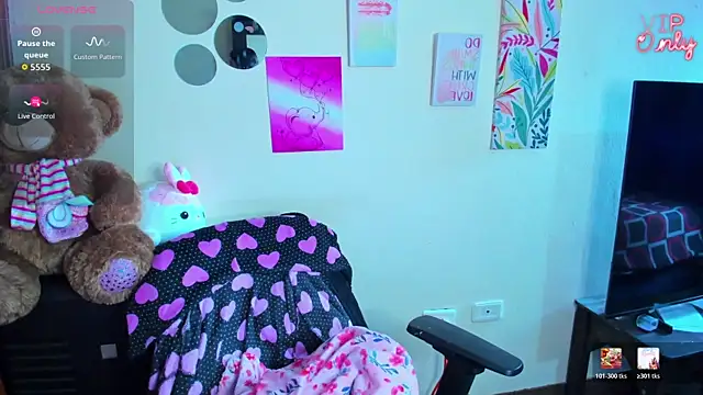Snapshot of angelina_77 chatting on 06-18-26, 02:22 angelina 77 online show from 06-18-26, 02:22