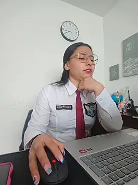 Snapshot of Queen_linda1 chatting on 05-26-26, 01:42 Queen linda1 online show from 05-26-26, 01:42