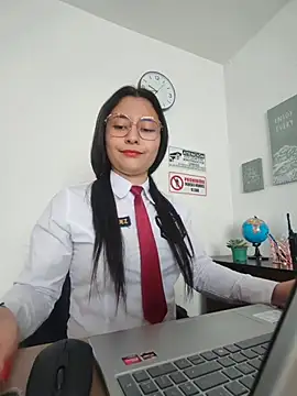 Snapshot of Queen_linda1 chatting on 05-11-26, 02:45 Queen linda1 online show from 05-11-26, 02:45