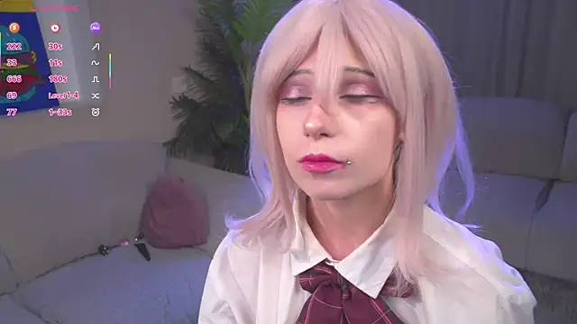 Snapshot of CosplayDream chatting on 05-13-26, 07:26 CosplayDream online show from 05-13-26, 07:26