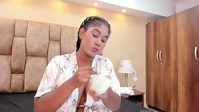 Snapshot of AlissonJamess chatting on 04-24-26, 12:18 AlissonJamess online show from 04-24-26, 12:18
