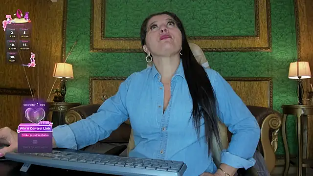 Snapshot of Agata_Jade chatting on 07-14-26, 12:44 Agata Jade online show from 07-14-26, 12:44