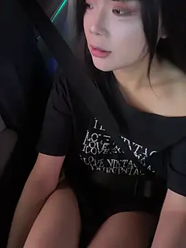 Snapshot of lilina520 chatting on 05-19-26, 12:56 lilina520 online show from 05-19-26, 12:56
