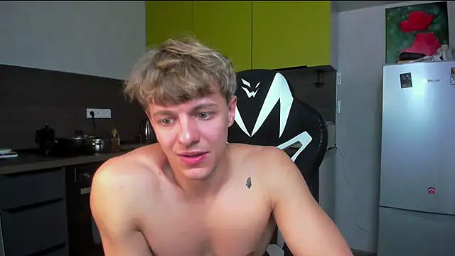 Snapshot of prince_nik chatting on 07-08-26, 02:40 prince nik online show from 07-08-26, 02:40