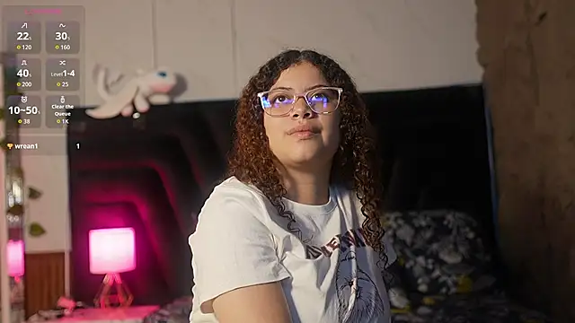 HoneyHipss online show from 07-22-26, 12:18