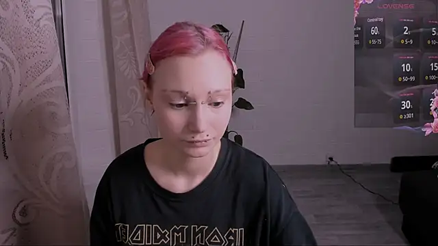 Snapshot of VikaViktoria chatting on 06-11-26, 09:12 VikaViktoria online show from 06-11-26, 09:12
