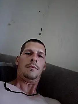 Snapshot of Tomicxxx93 chatting on 06-30-26, 06:08 Tomicxxx93 online show from 06-30-26, 06:08