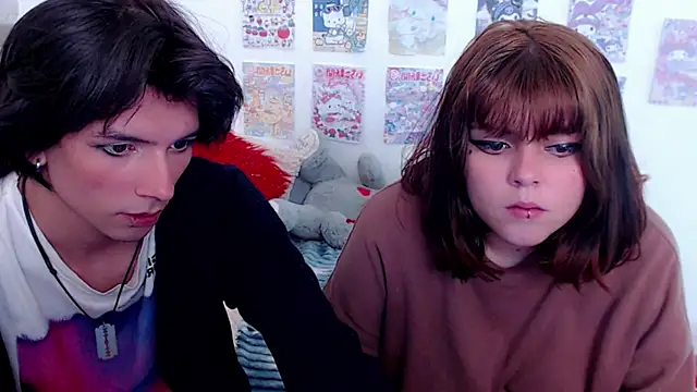 Snapshot of raven_n_matt chatting on 06-20-26, 03:00 raven n matt online show from 06-20-26, 03:00