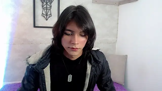 Snapshot of raven_n_matt chatting on 04-29-26, 08:37 raven n matt online show from 04-29-26, 08:37