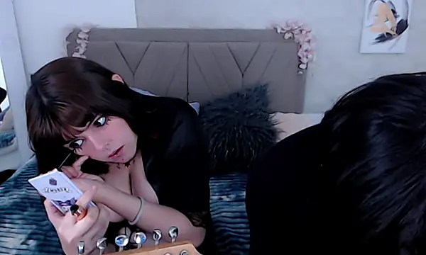 Snapshot of raven_n_matt chatting on 05-20-26, 07:11 raven n matt online show from 05-20-26, 07:11