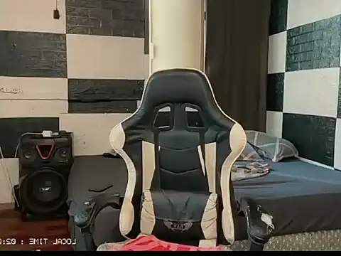 FuckMeeGUYS online show from 06-19-26, 06:08